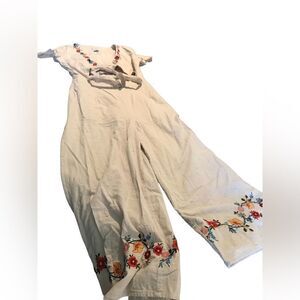 Just One Answer size medium jumpsuit excellent condition  beautiful flowers